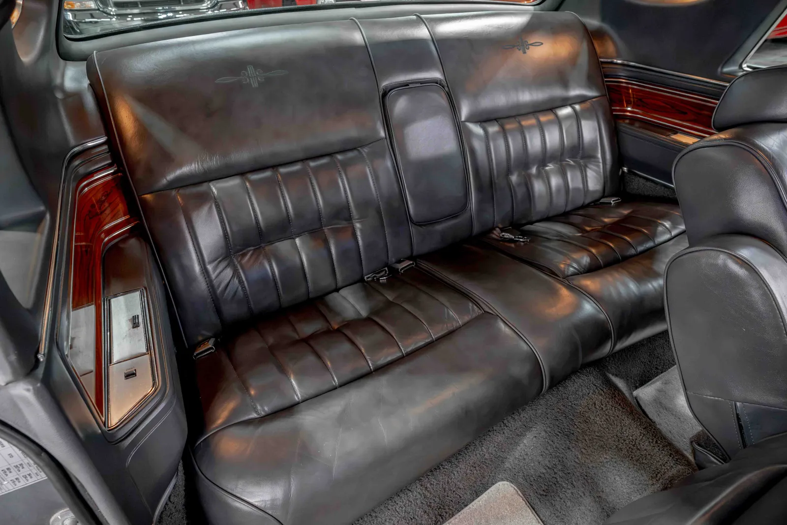 1983-Lincoln-Continental-Black-668677--49.jpg